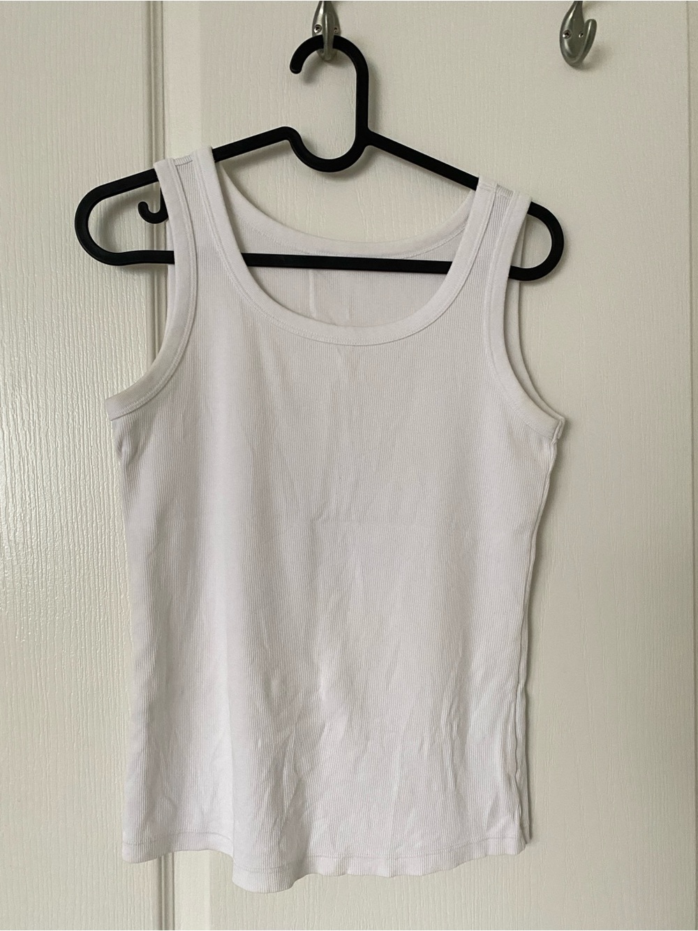 3 * Uniqlo Ribbed Tank Top - Picture 3 of 5